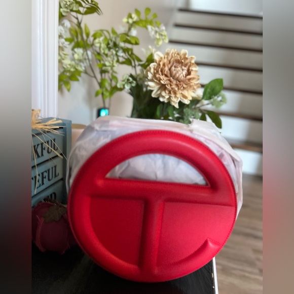 Authentic Telfar Round Circle Bag in Red (Unreleased Color!) - Picture 2 of 8